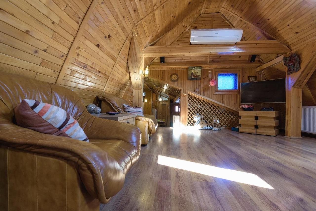 Апартаменти Wooden Attic Брашов Екстер'єр фото